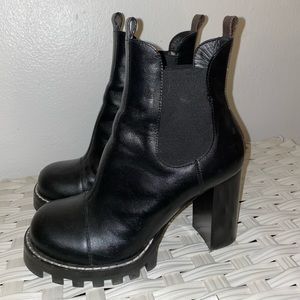 Louis Vuitton boots, size EU38 fits a US 7 heel is about 3.1 inch
